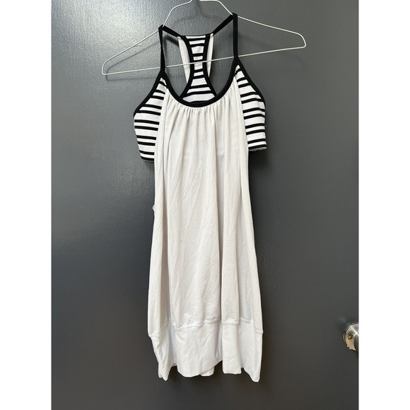 Lululemon No Limits Black White Striped Tank Top Built In Bra Racerback Sz 4 - Picture 1 of 6